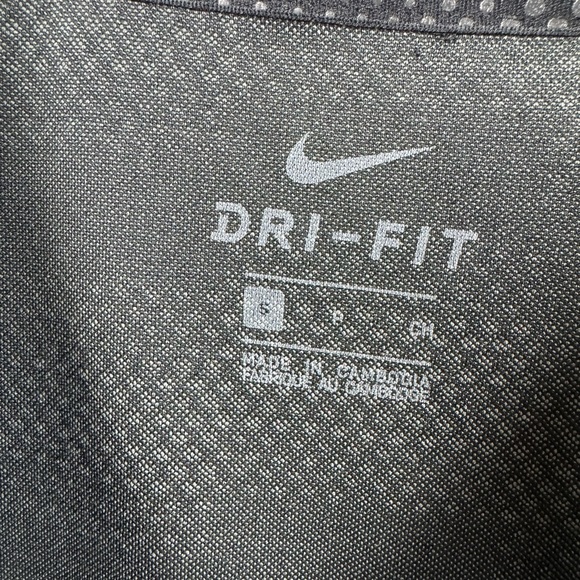 Nike Shirt - Picture 4 of 4